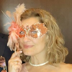 Meet your Posher, Charity